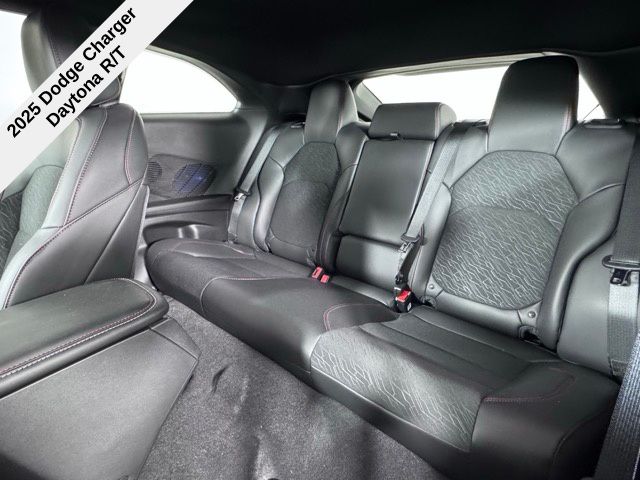 2025 Toyota RAV4 LE photo 18
