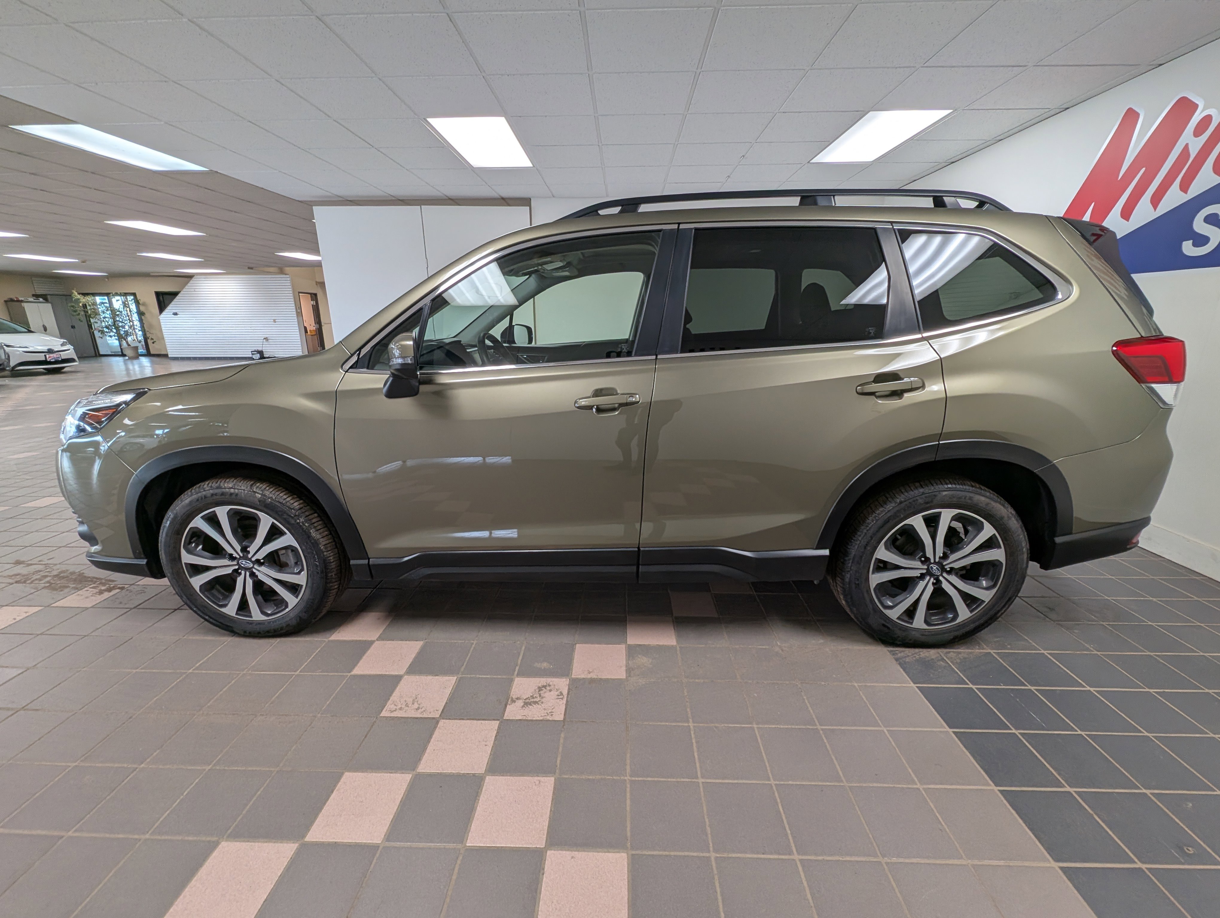 Used 2024 Subaru Forester Limited with VIN JF2SKALC0RH510945 for sale in Hermantown, Minnesota