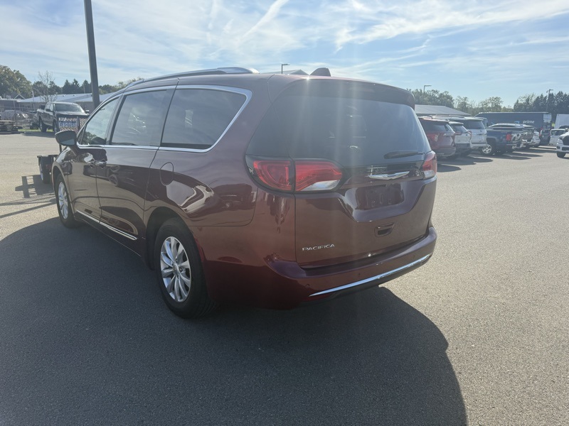 2018 Chrysler Pacifica Touring Plus photo 8