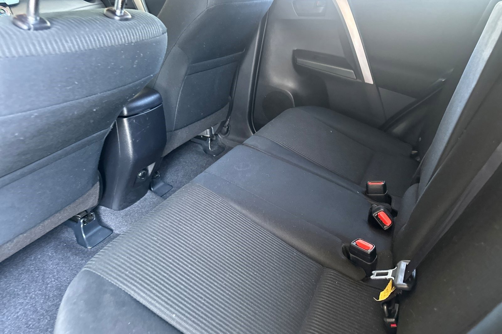 2017 Toyota RAV4 LE photo 13