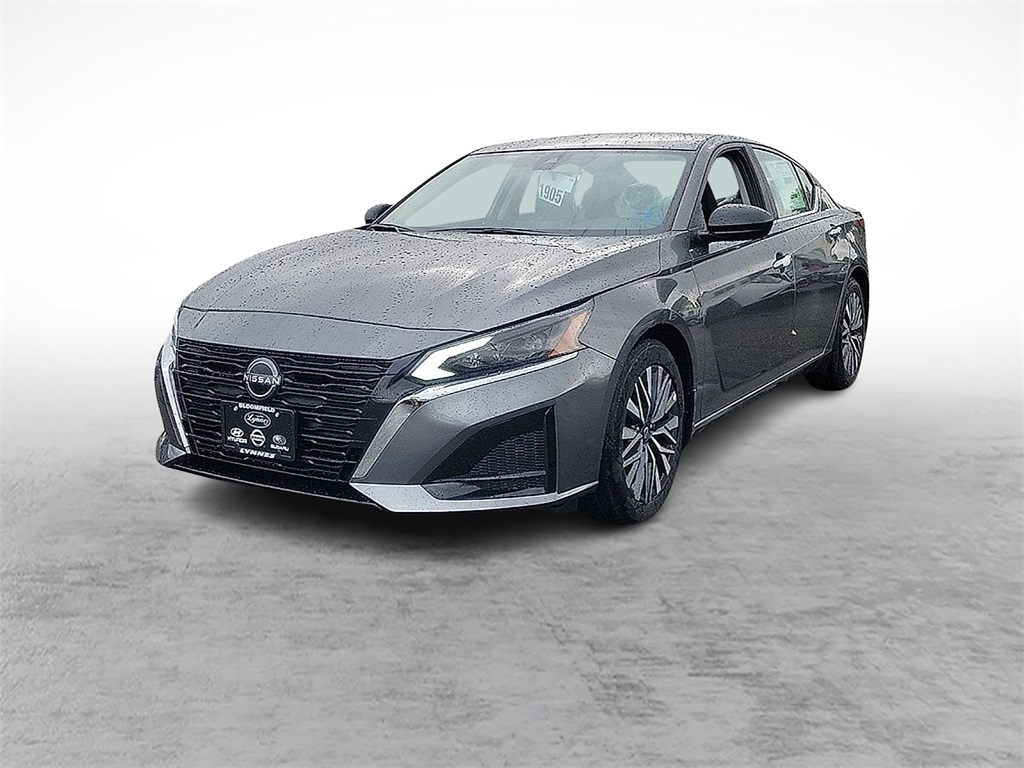 2025 Nissan Altima SV photo 2