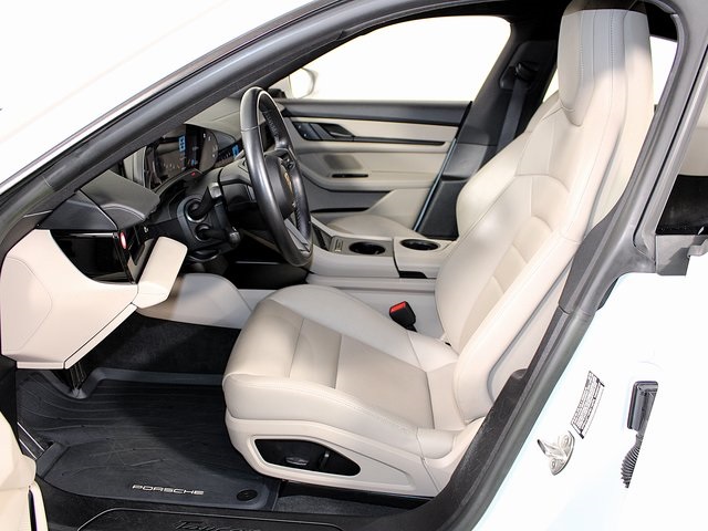 2023 Porsche Taycan photo 5