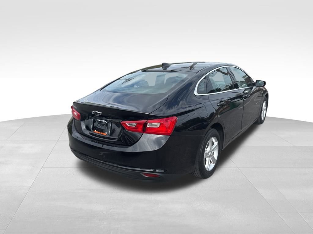 2022 Chevrolet Malibu LS photo 5