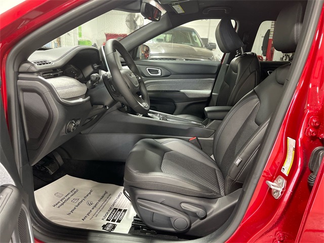 2025 Jeep Compass Latitude photo 9