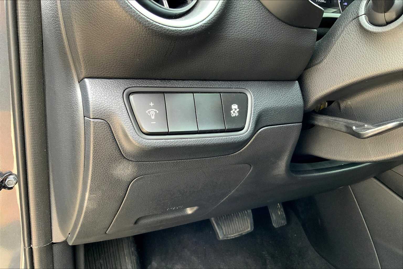2024 Kia Forte LXS photo 33