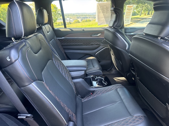 2024 Jeep Grand Cherokee L Summit photo 9