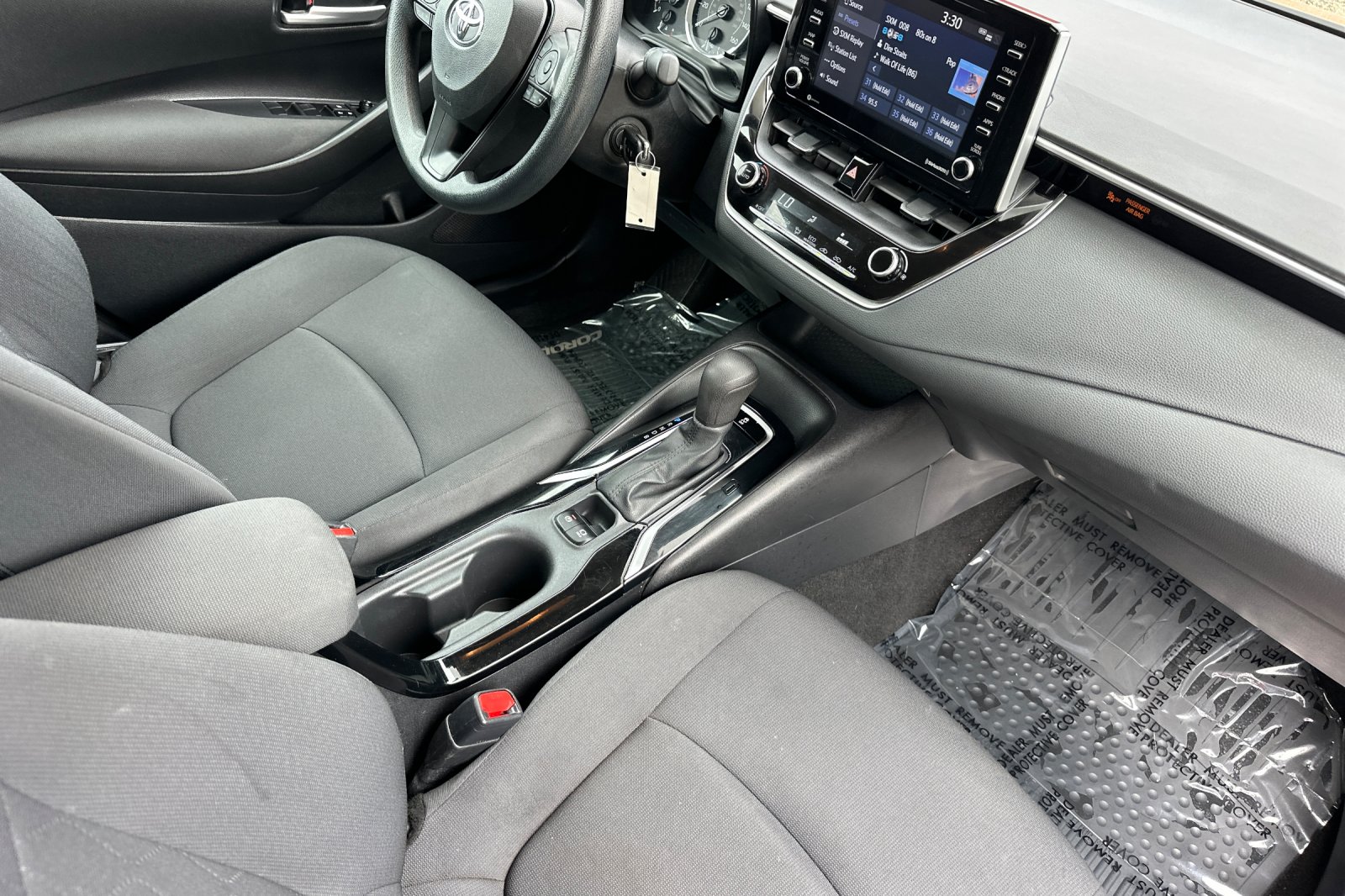 2021 Toyota Corolla LE photo 11