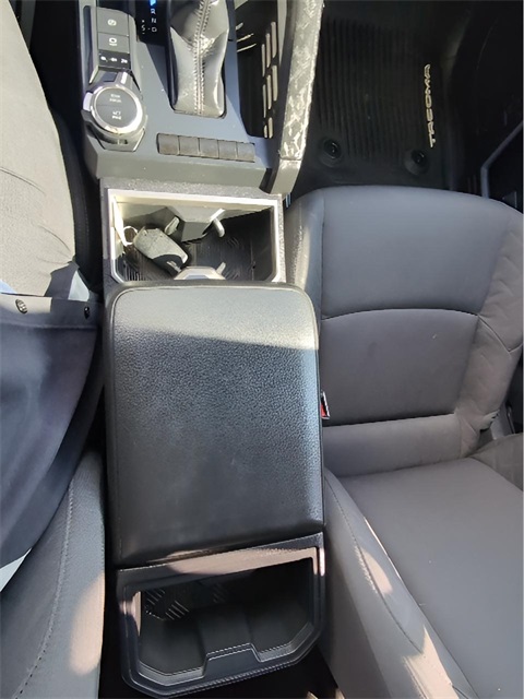 2024 Toyota Tacoma SR5 photo 31