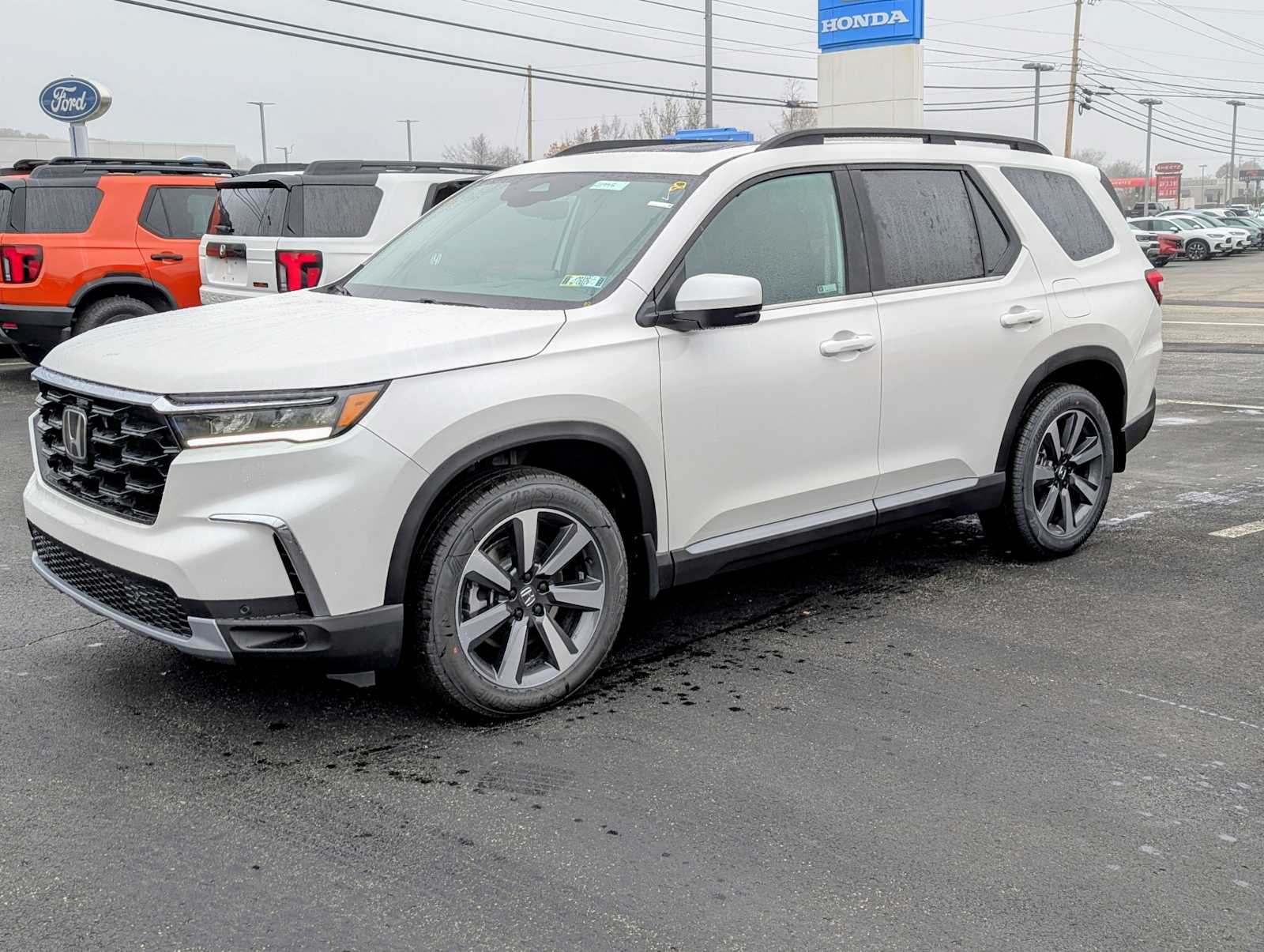 2025 Honda Pilot Touring's photo