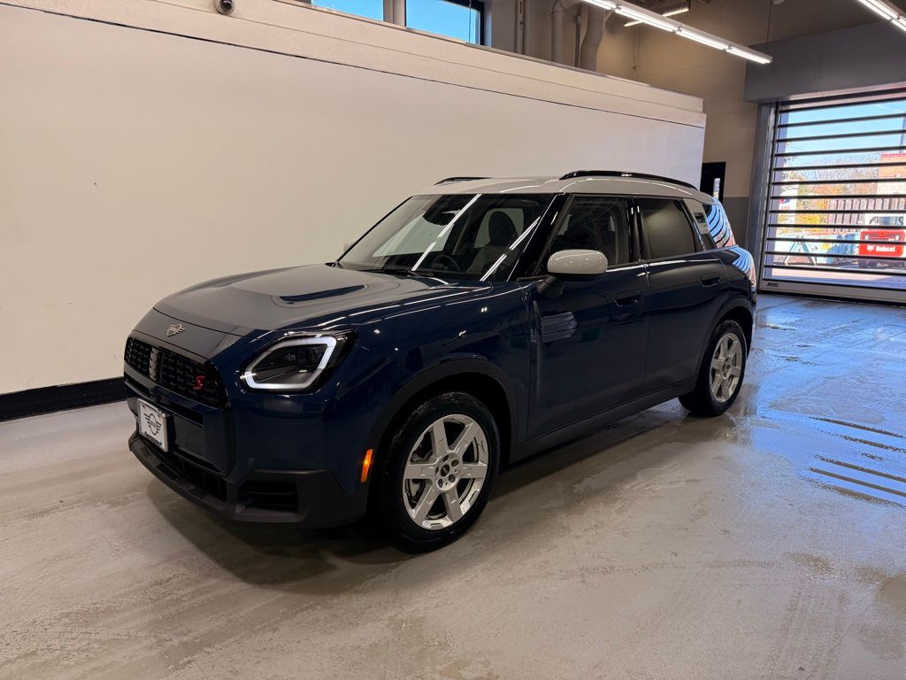 2025 MINI Countryman S's photo