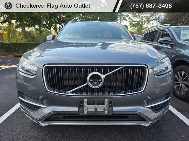 2017 Volvo XC90 T6 Momentum photo 2