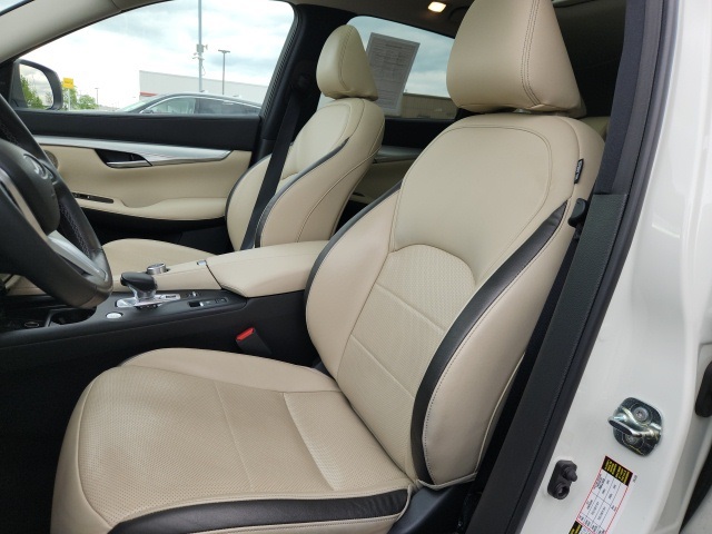 2022 Infiniti QX50 Essential photo 25