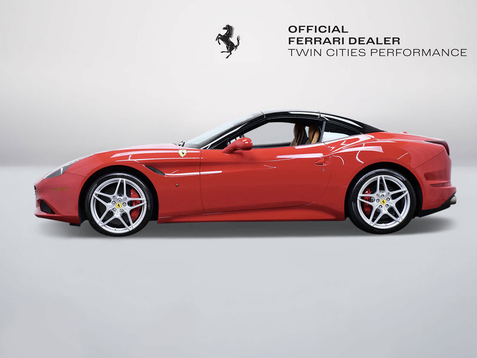 2017 Ferrari California T photo 2