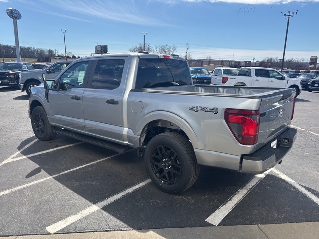 2025 Ford F-150 STX photo 4