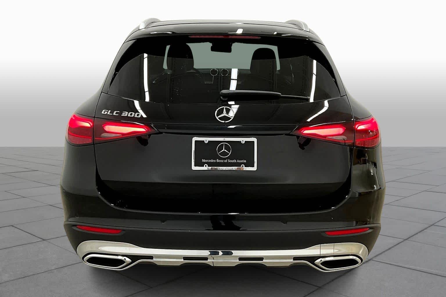 2026 Mercedes Benz GLC 300 photo 4