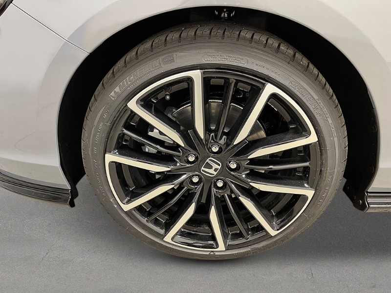 2025 Honda Accord Hybrid Touring photo 11