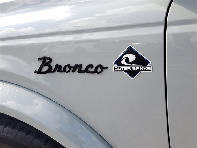 2023 Ford Bronco Outer Banks photo 6