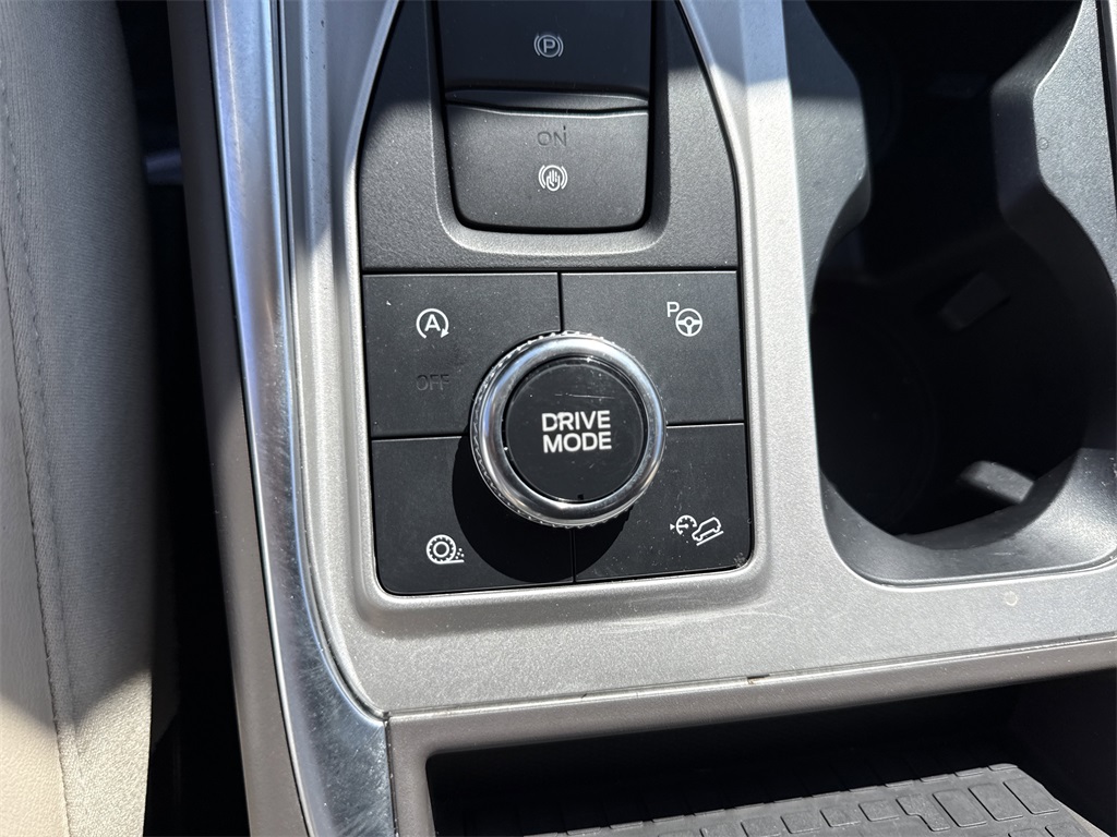 2025 Ford Explorer ST-Line photo 21