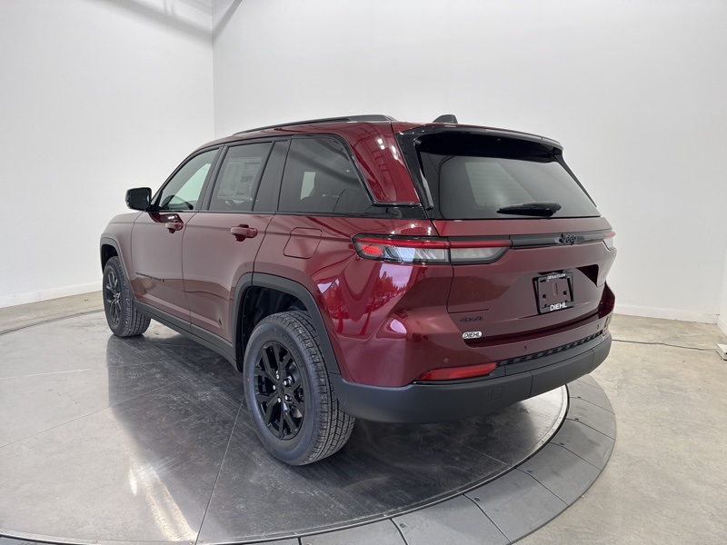 2025 Jeep Grand Cherokee Altitude photo 4
