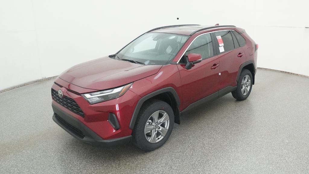 2025 Toyota RAV4 XLE's photo