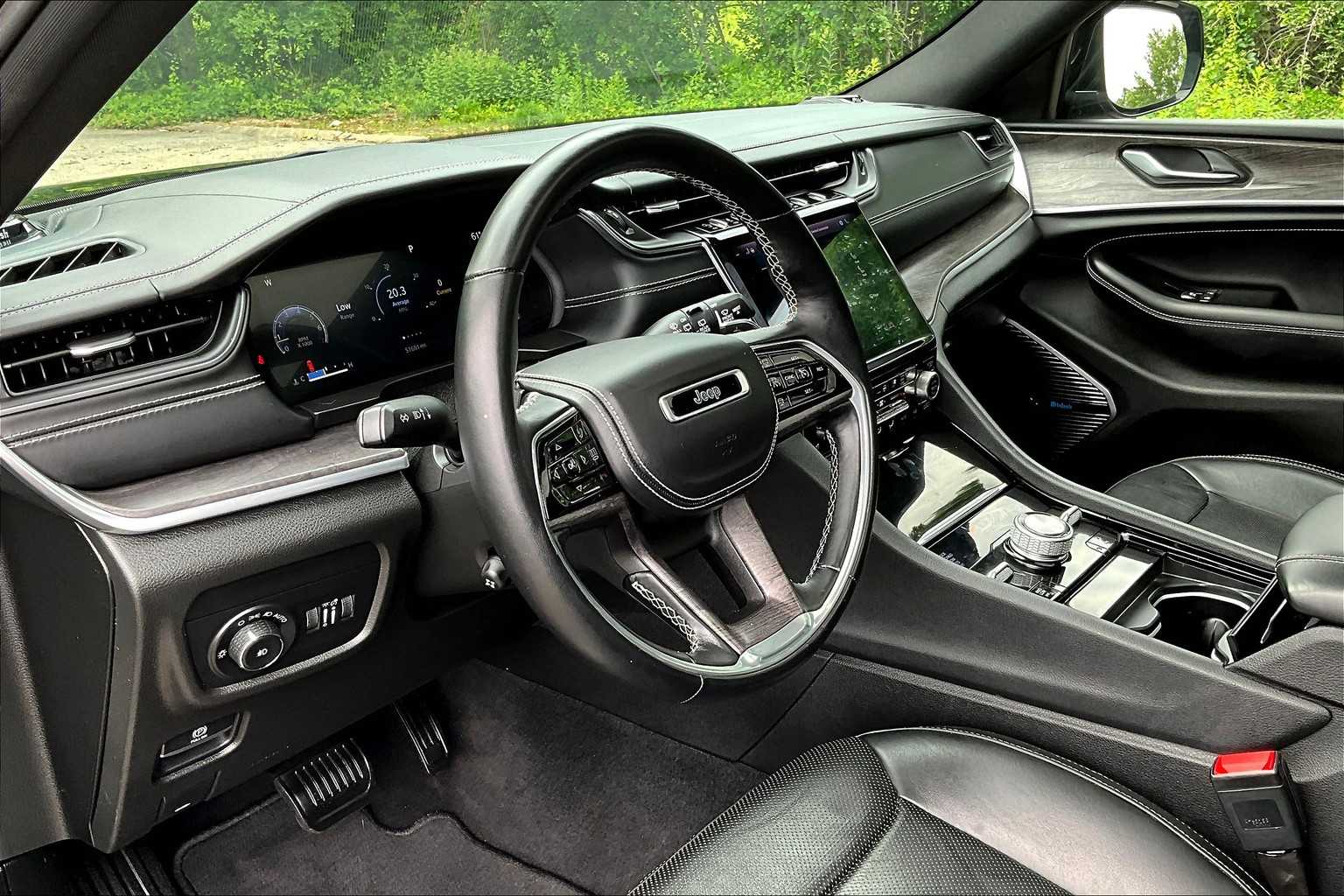 2022 Jeep Grand Cherokee Overland photo 16