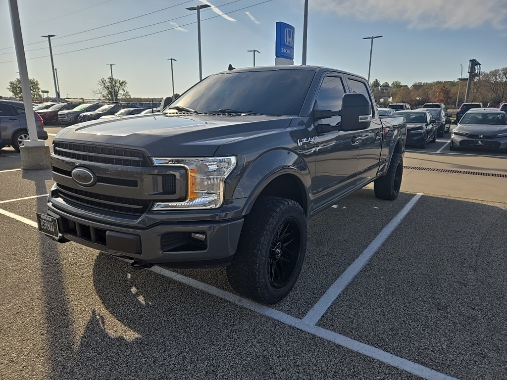 2020 Ford F-150 XLT photo 2