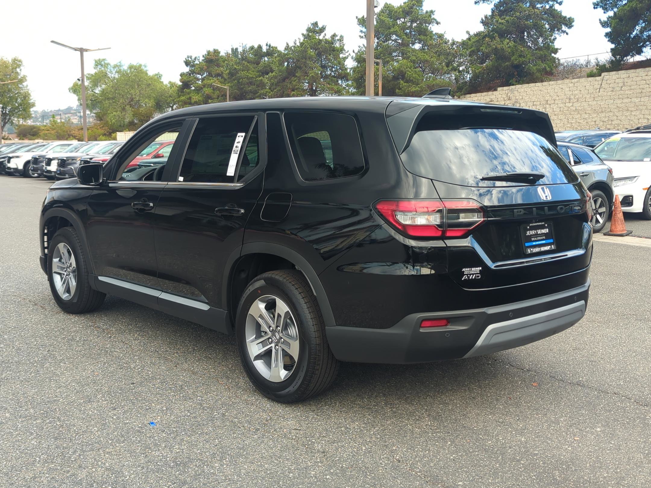 2025 Honda Pilot EX-L photo 3
