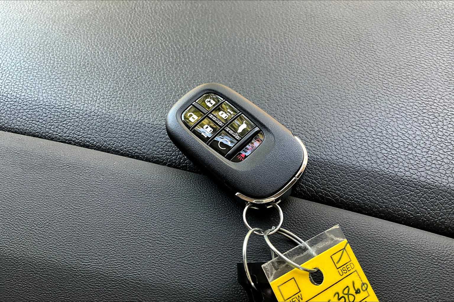 2025 Honda Odyssey Touring photo 14