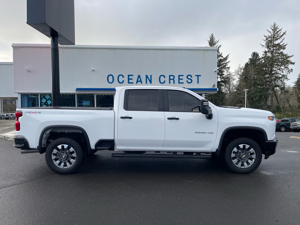 2022 Chevrolet Silverado 2500HD Custom's photo