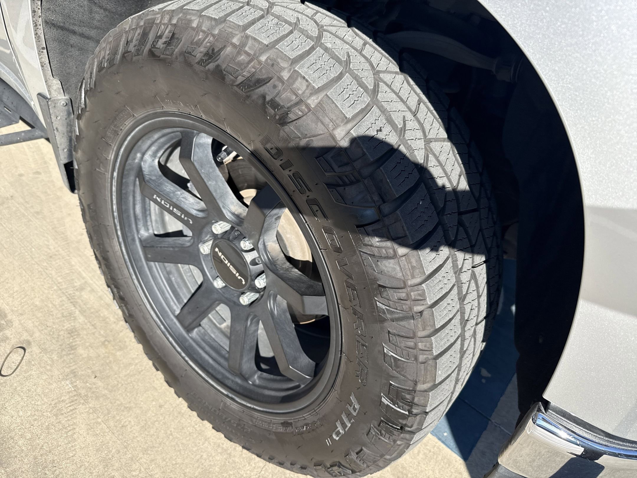 2020 Chevrolet Silverado 1500 LT photo 3