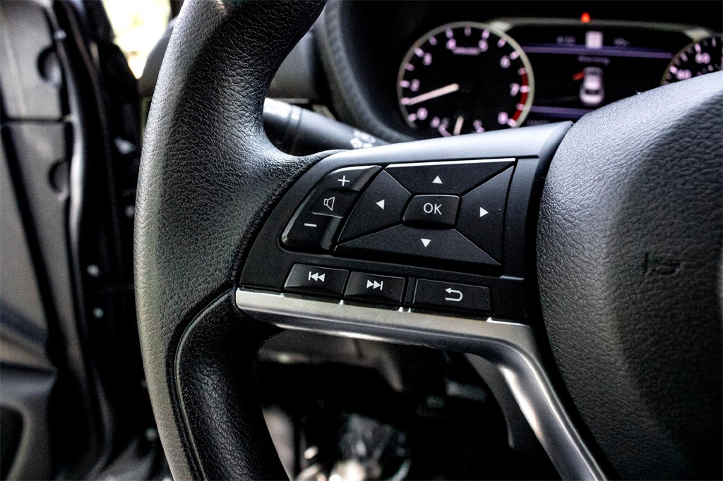2025 Nissan Sentra SV photo 18