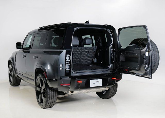 2025 Land Rover Defender 110 X photo 20