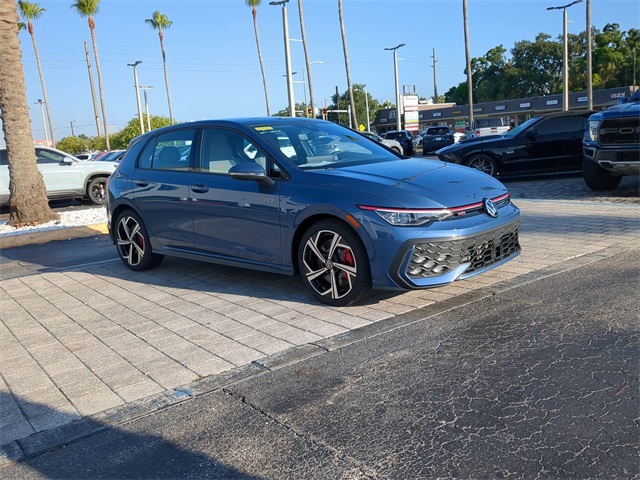 2025 Volkswagen Golf GTI SE photo 2