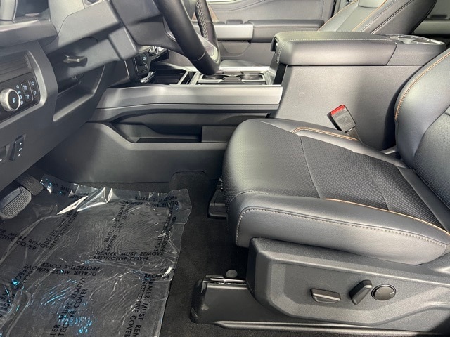 2025 Ford F-350 Lariat photo 7