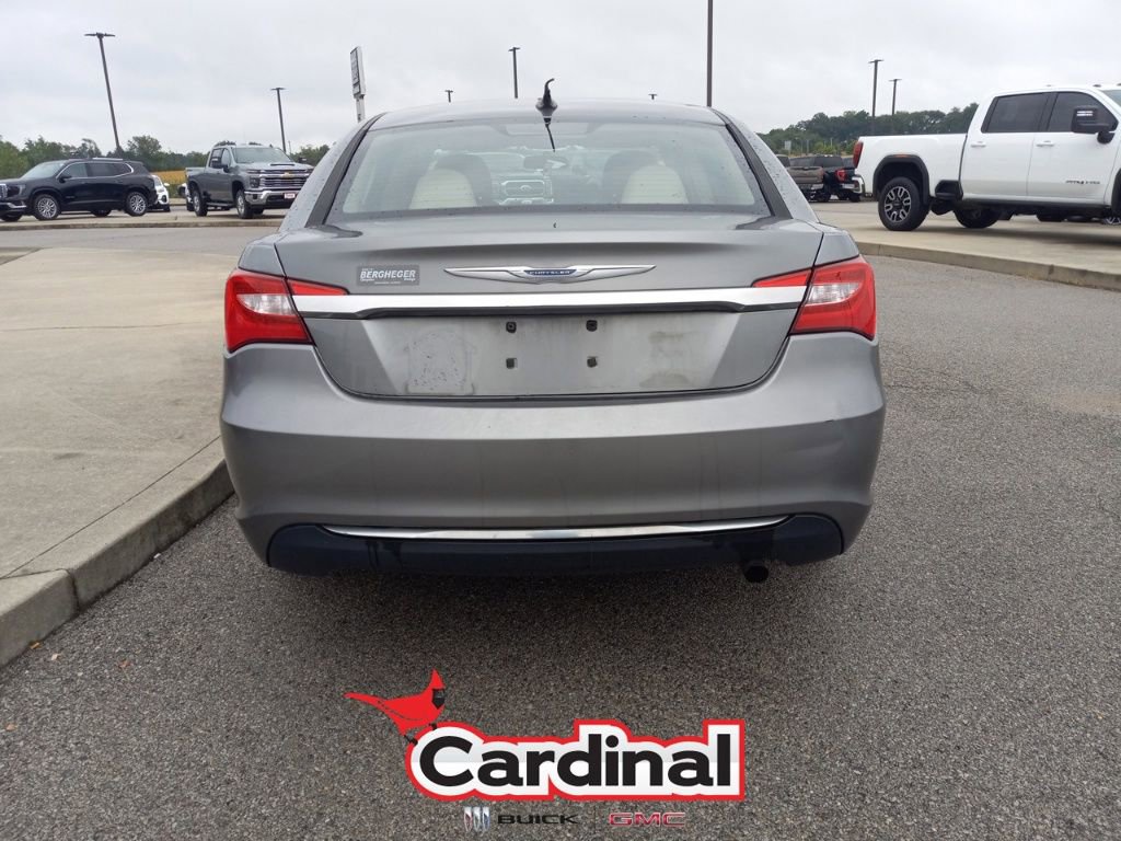 2011 Chrysler 200 Touring photo 7