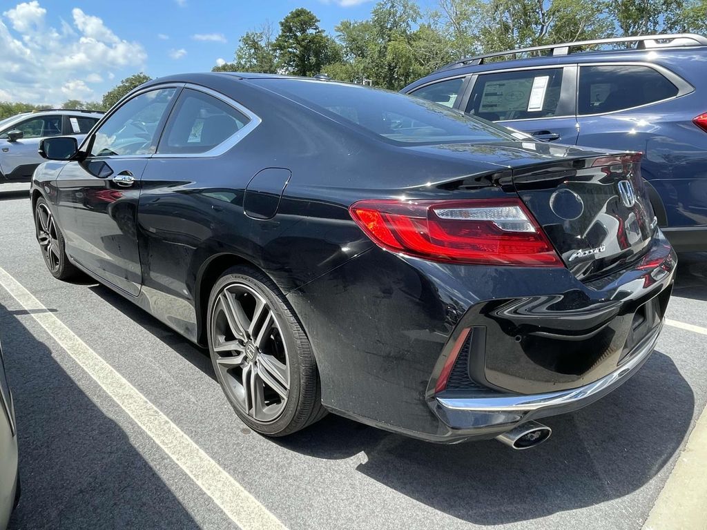 2016 Honda Accord Touring photo 3