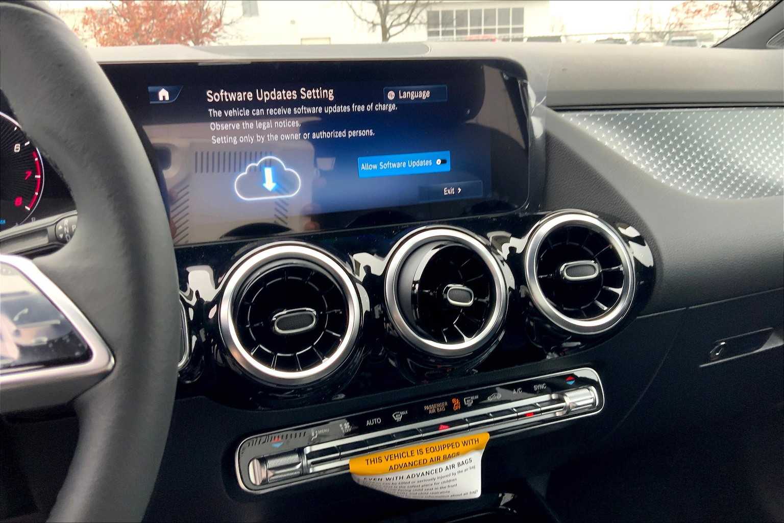 2025 Mercedes Benz GLA 250 photo 12
