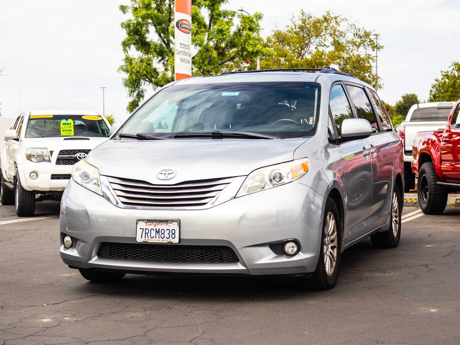 2015 Toyota Sienna XLE Premium photo 3