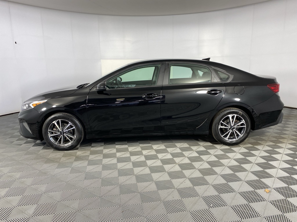 2023 Kia Forte LXS photo 13