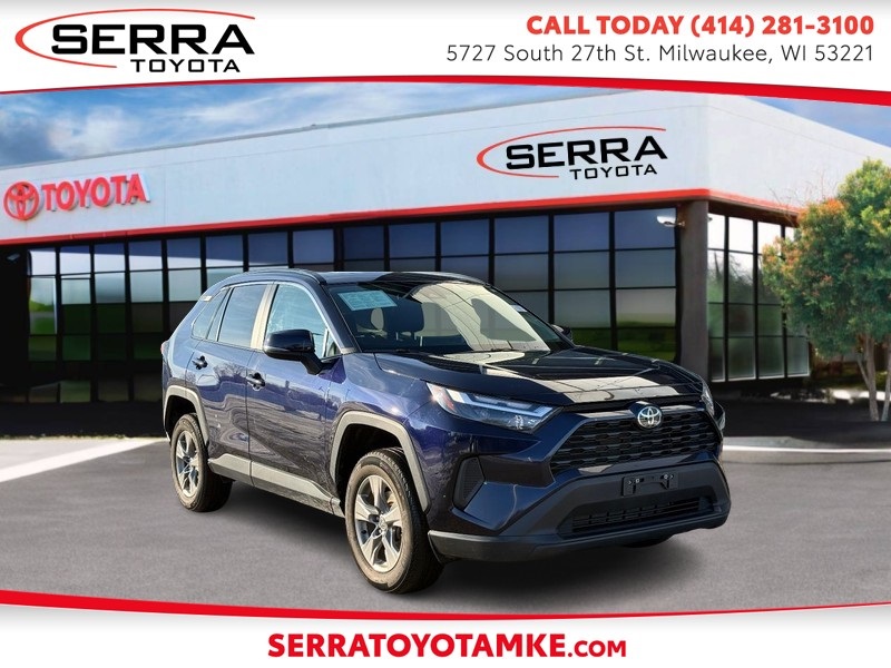 2024 Toyota RAV4 XLE's photo