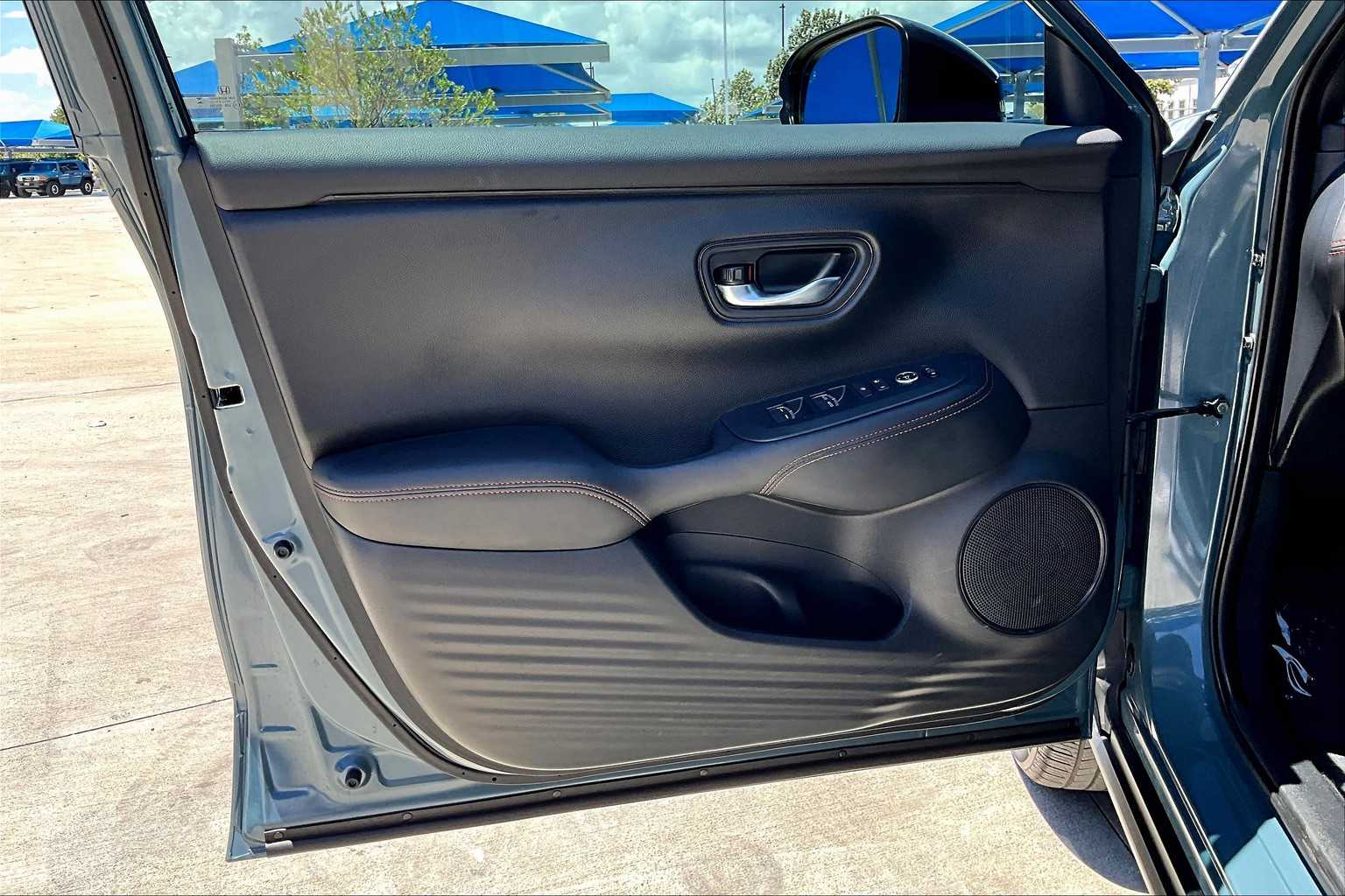 2025 Honda HR-V Sport photo 16