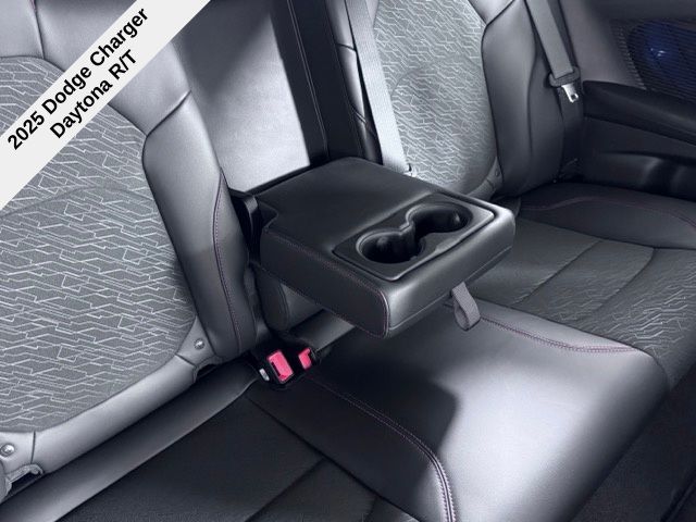 2025 Toyota RAV4 LE photo 27
