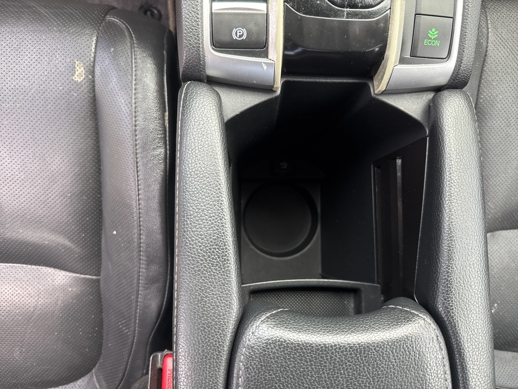 2017 Honda Civic Touring photo 38