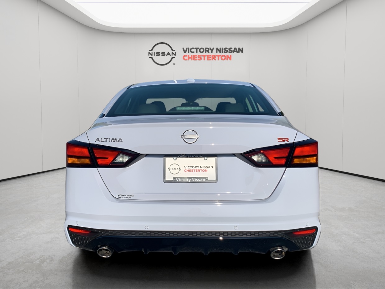 2025 Nissan Altima SR photo 4