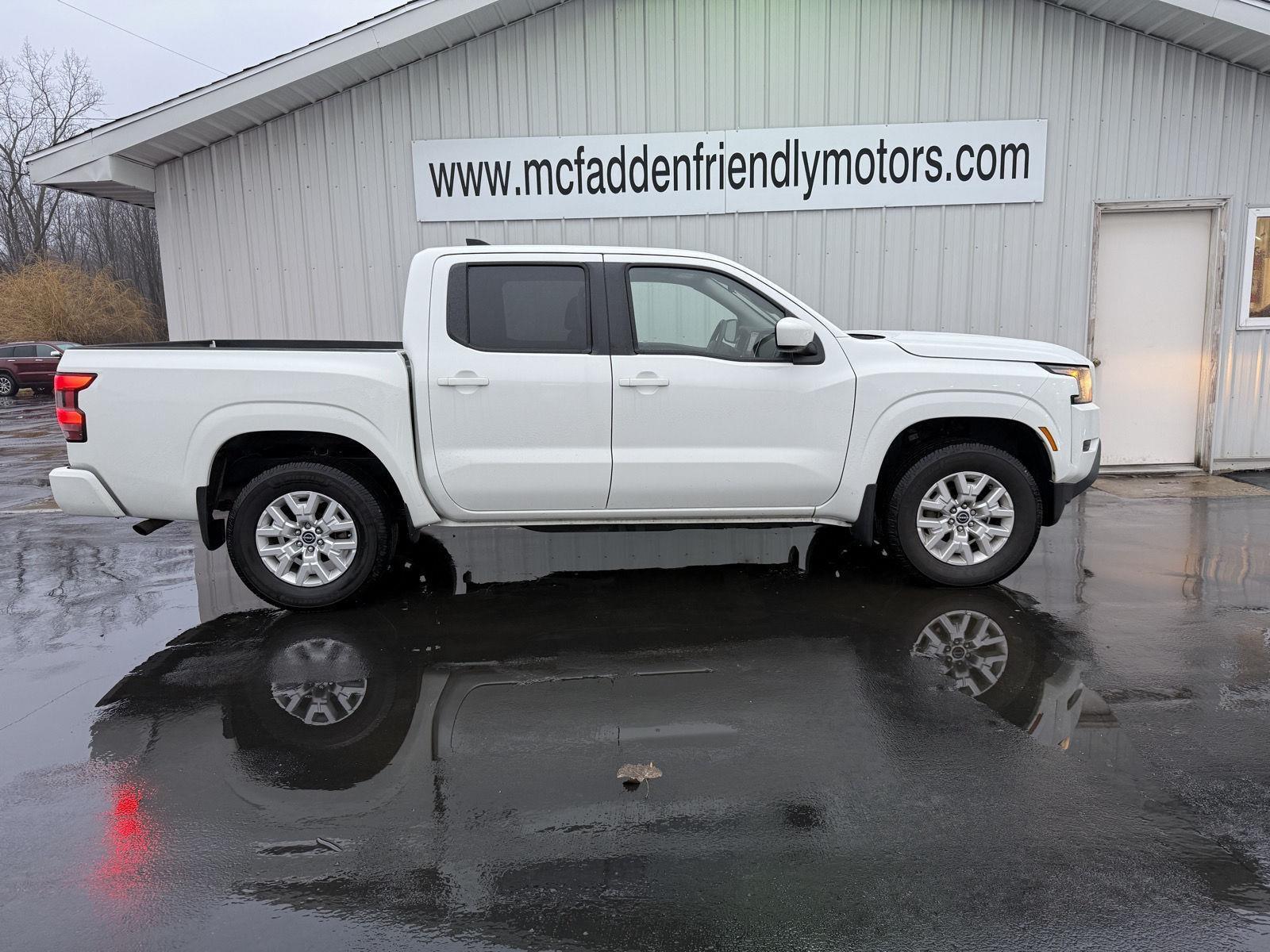 2022 Nissan Frontier SV's photo