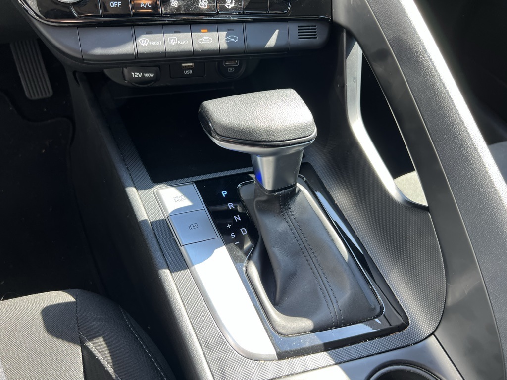2022 Hyundai Elantra SEL photo 20