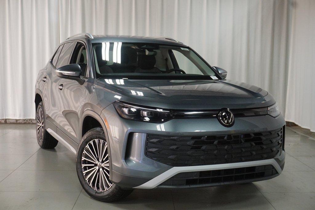 2025 Volkswagen Tiguan S photo 3