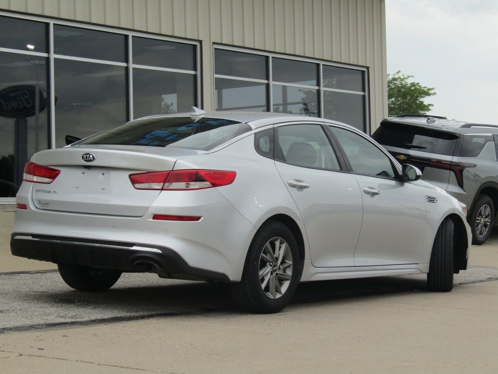2019 Kia Optima LX photo 3