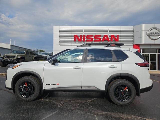 2026 Nissan Rogue SV photo 2