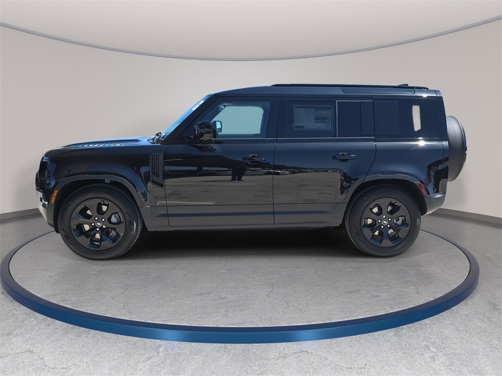 2025 Land Rover Defender 110 S photo 8